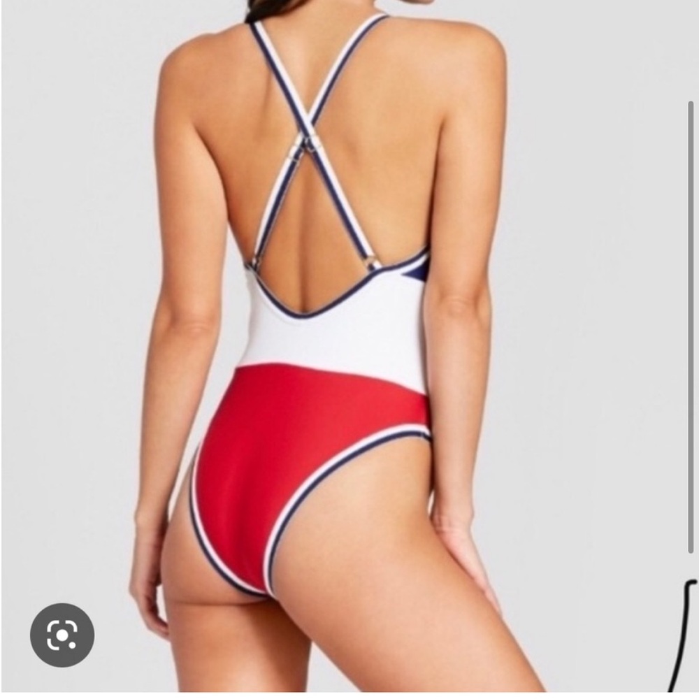 Colorblock Swimsuit - Picture 2 of 3